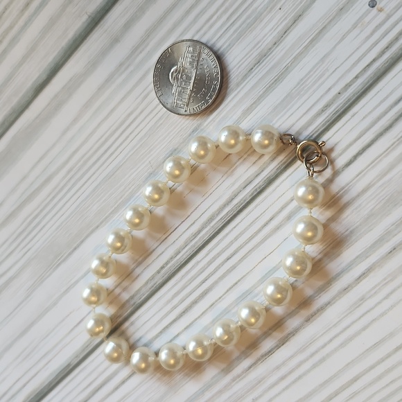 Faux Pearl Bracelet and Brooch Combo - Picture 3 of 4